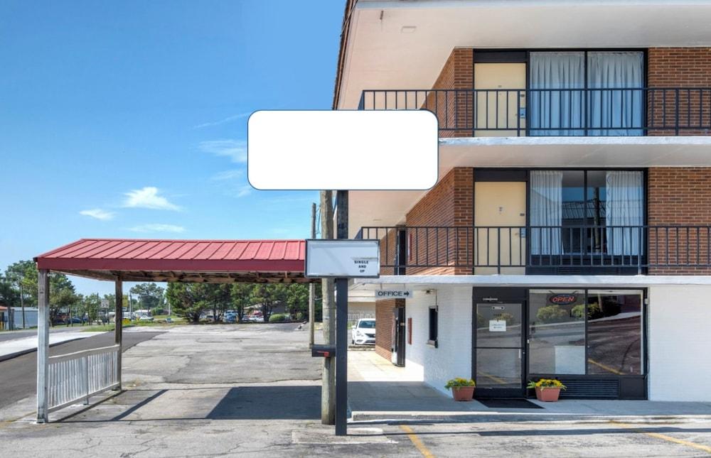 OYO Hotel Cleveland, TN photo 18