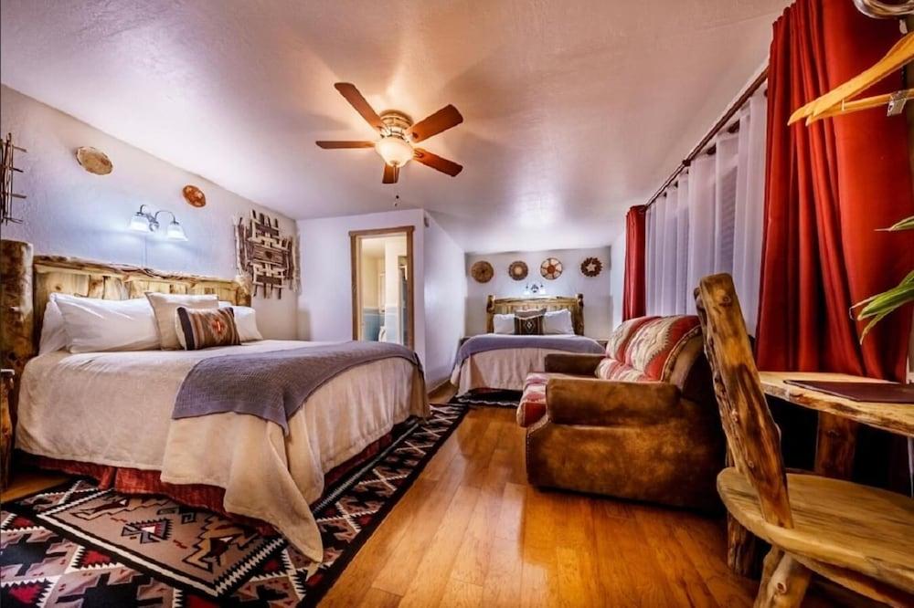 Stone Lizard Lodging photo 9
