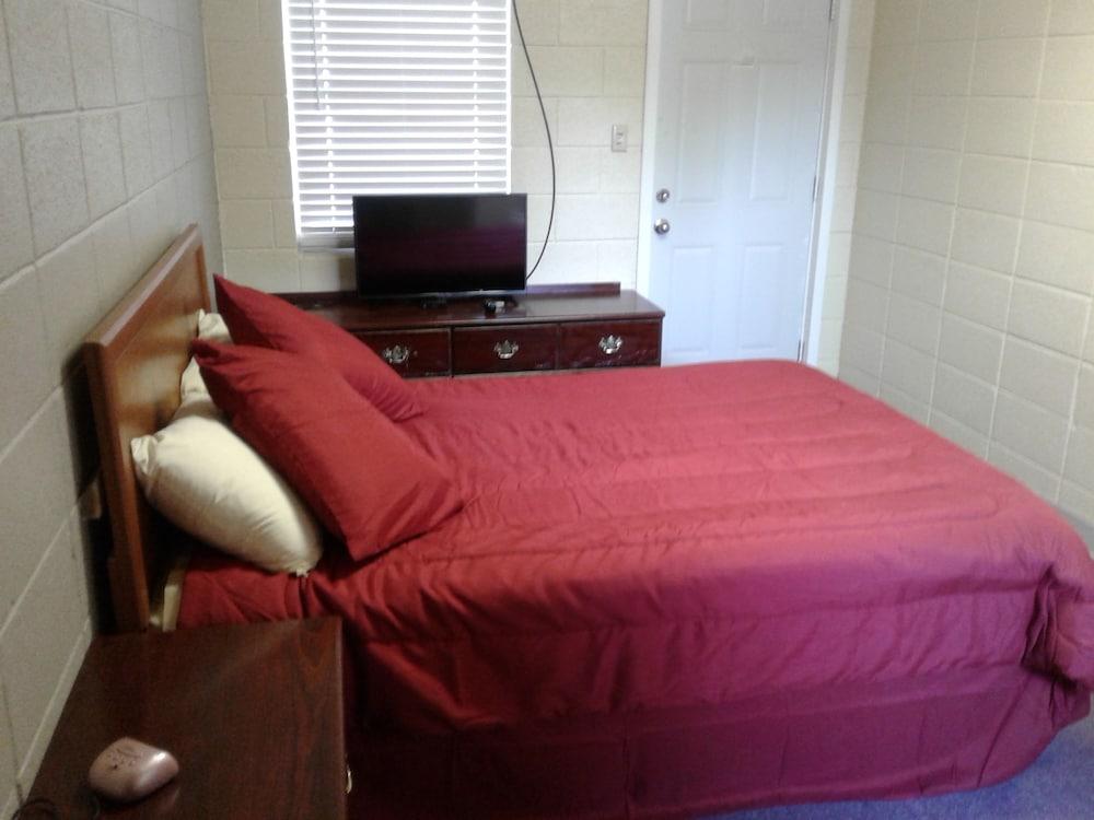 Dighton Inn photo 45