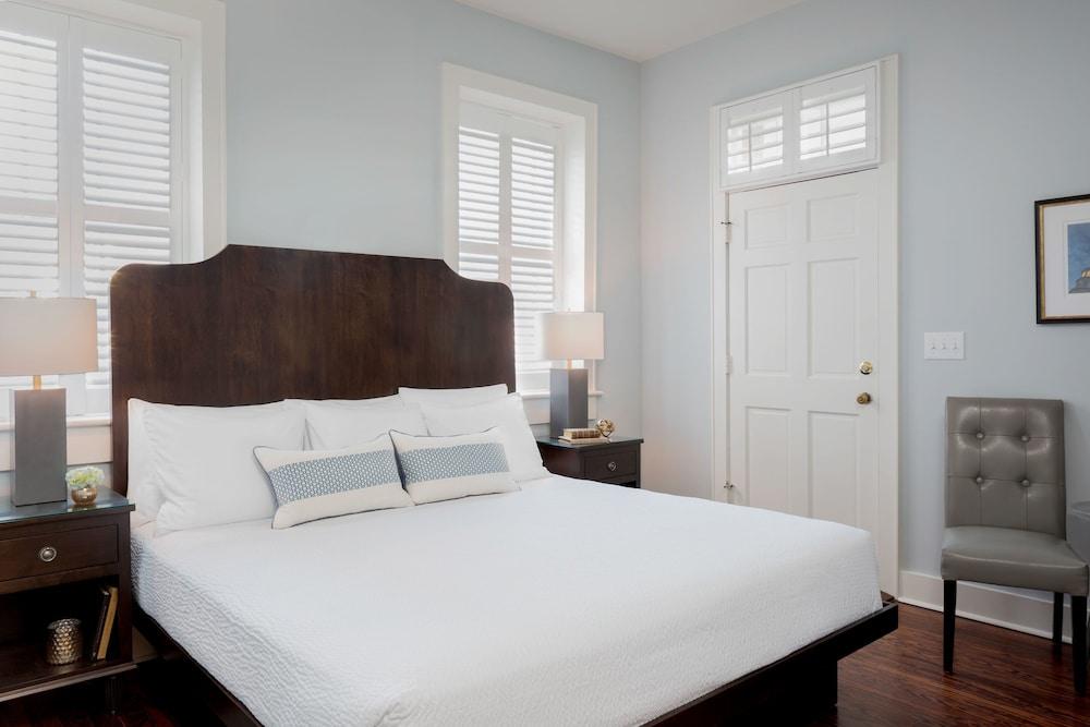 Elliott House Inn photo 17