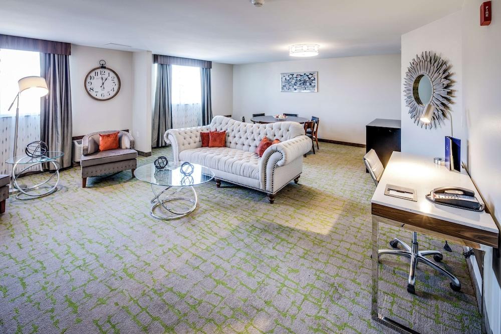DoubleTree by Hilton Huntington photo 12