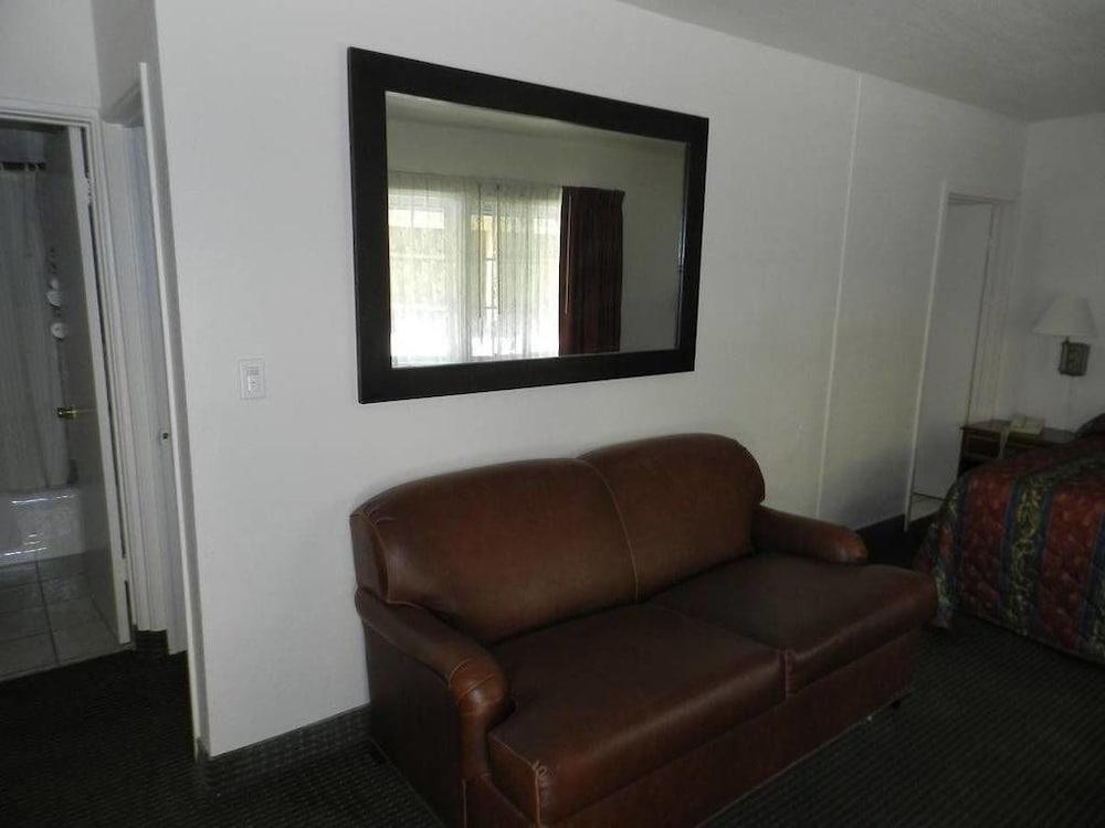 Starlite Motel photo 24