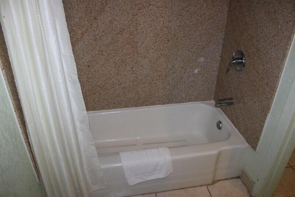 Sportsman Motel photo 4
