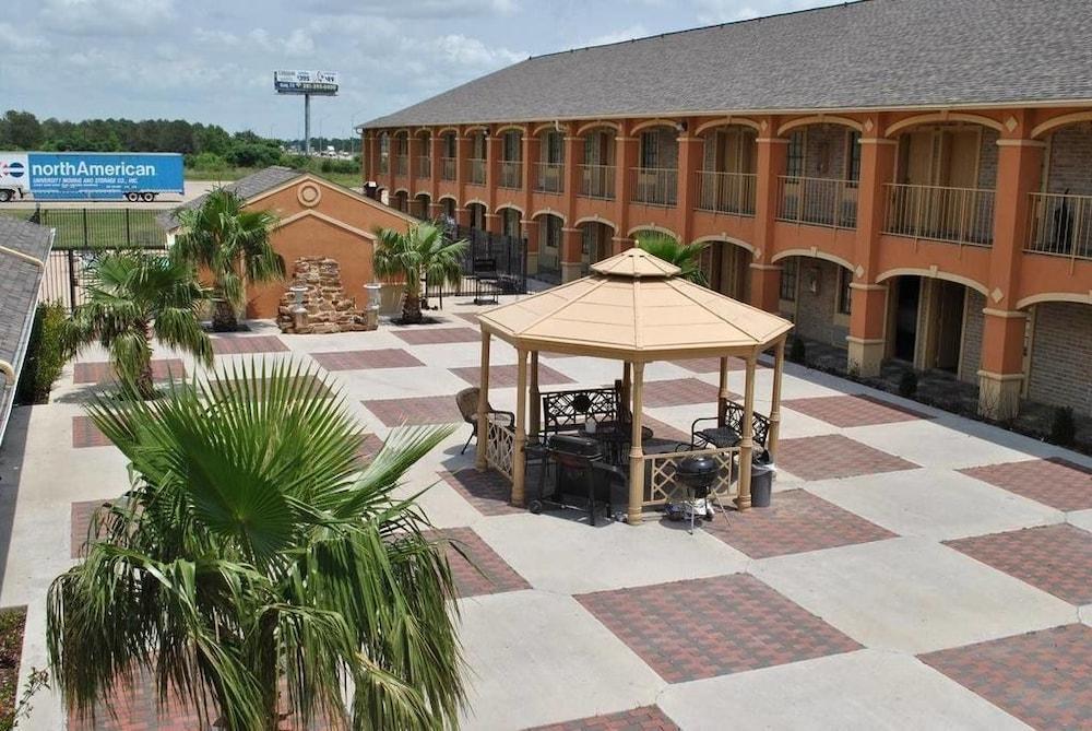Executive Inn photo 19