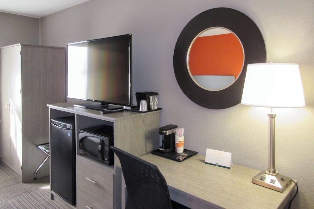 Quality Inn & Suites Hammond Near I-8090 photo 2
