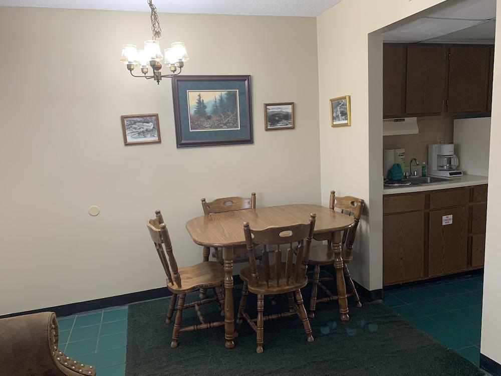 Oak Square Rentals photo 65