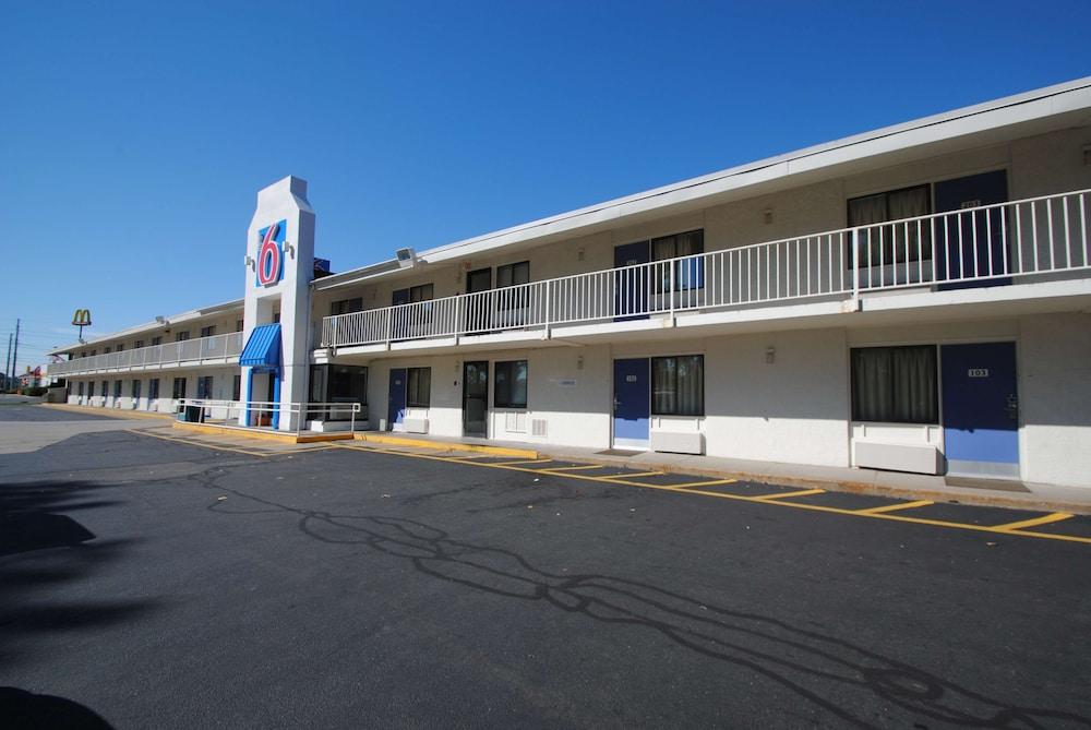 Motel 6 Chicopee, MA - Springfield photo 24
