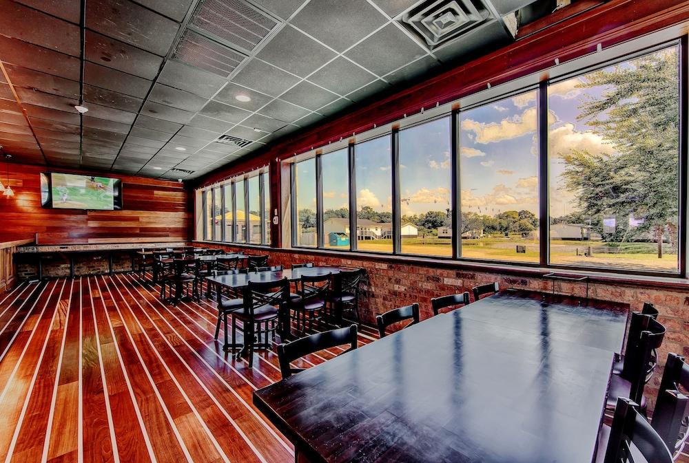 Southern Breeze Lodge photo 2