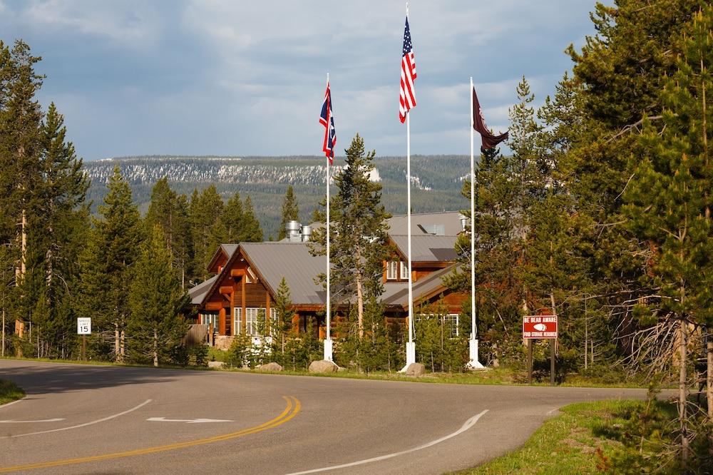 Headwaters Lodge & Cabins at Flagg Ranch photo 31