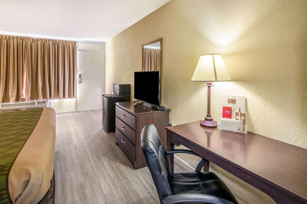 Econo Lodge Andalusia photo 48