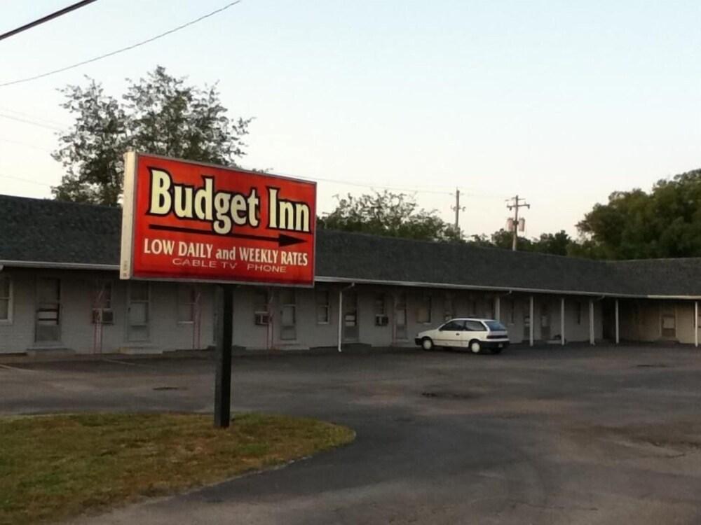 Budget Inn Du Quoin photo 1