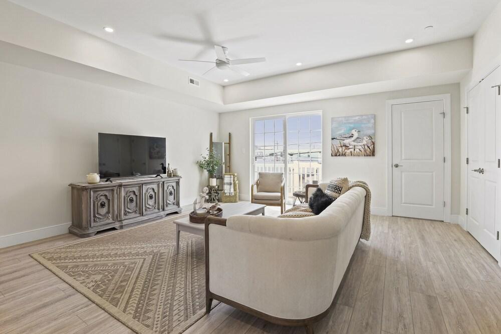 Seaport Oasis photo 30
