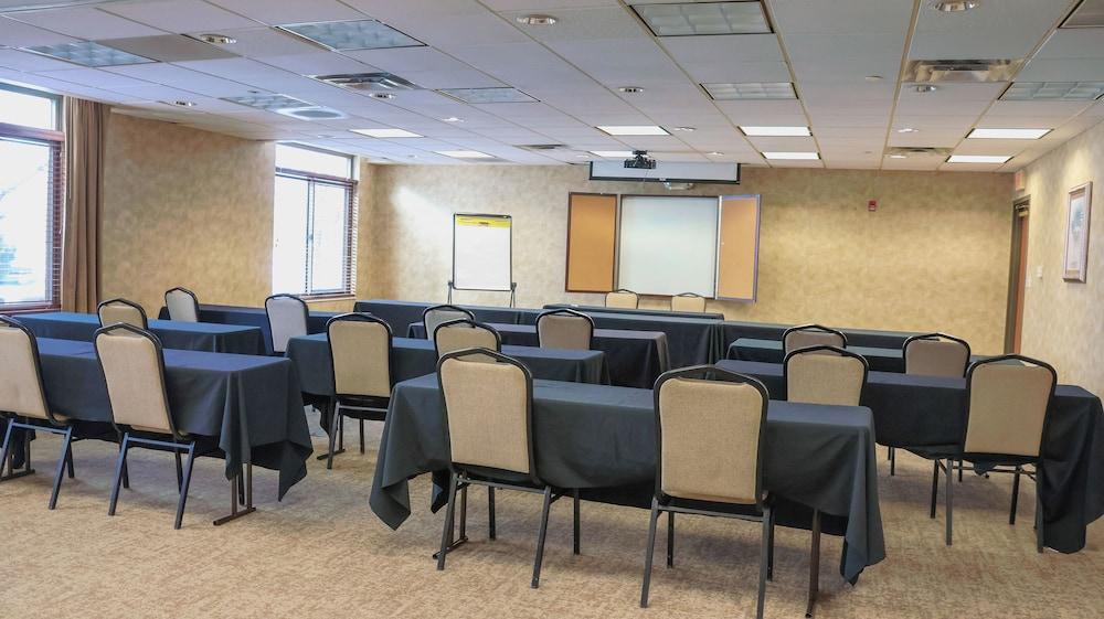 Wingate By Wyndham Peoria photo 45