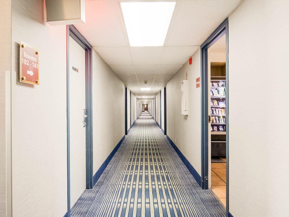 Days Inn by Wyndham Conneaut photo 38