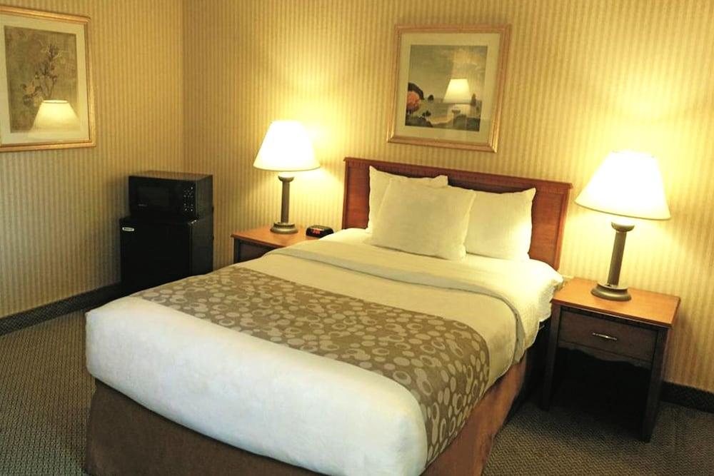 La Quinta Inn by Wyndham Detroit Southgate photo 7