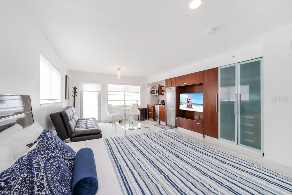 Strand Ocean Drive Suites photo 9