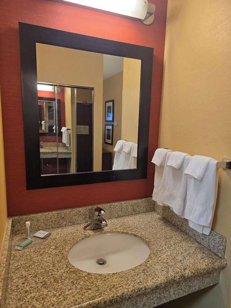 Country Inn & Suites by Radisson, Convention Center photo 21