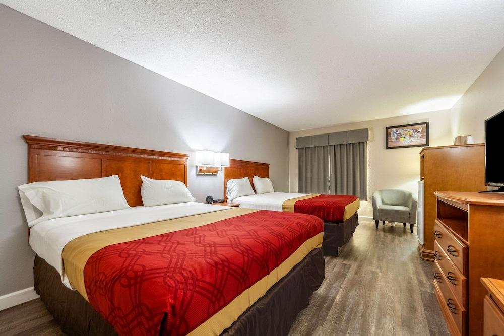 Econo Lodge Lincoln photo 39