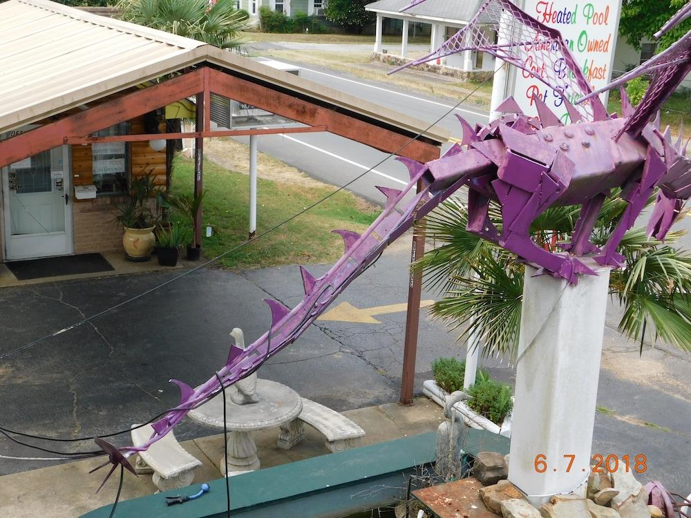 Little Shamrock Motel photo 36