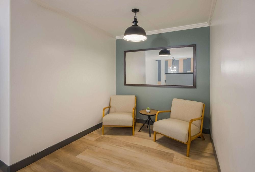 Quality Inn & Suites Castle Rock/SW Denver photo 24