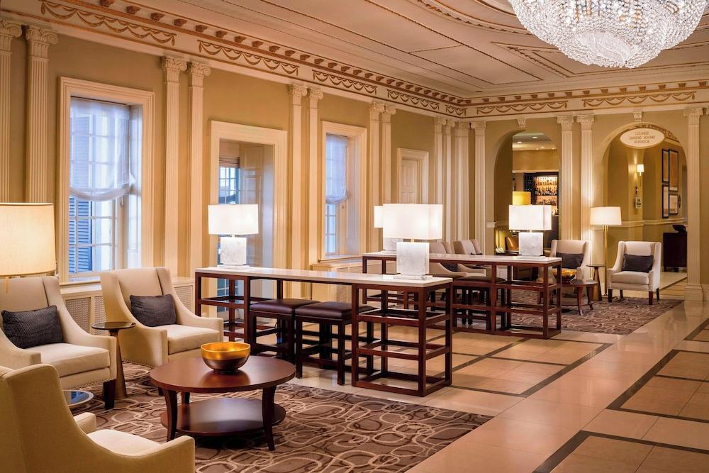 Sheraton Commander Hotel photo 3