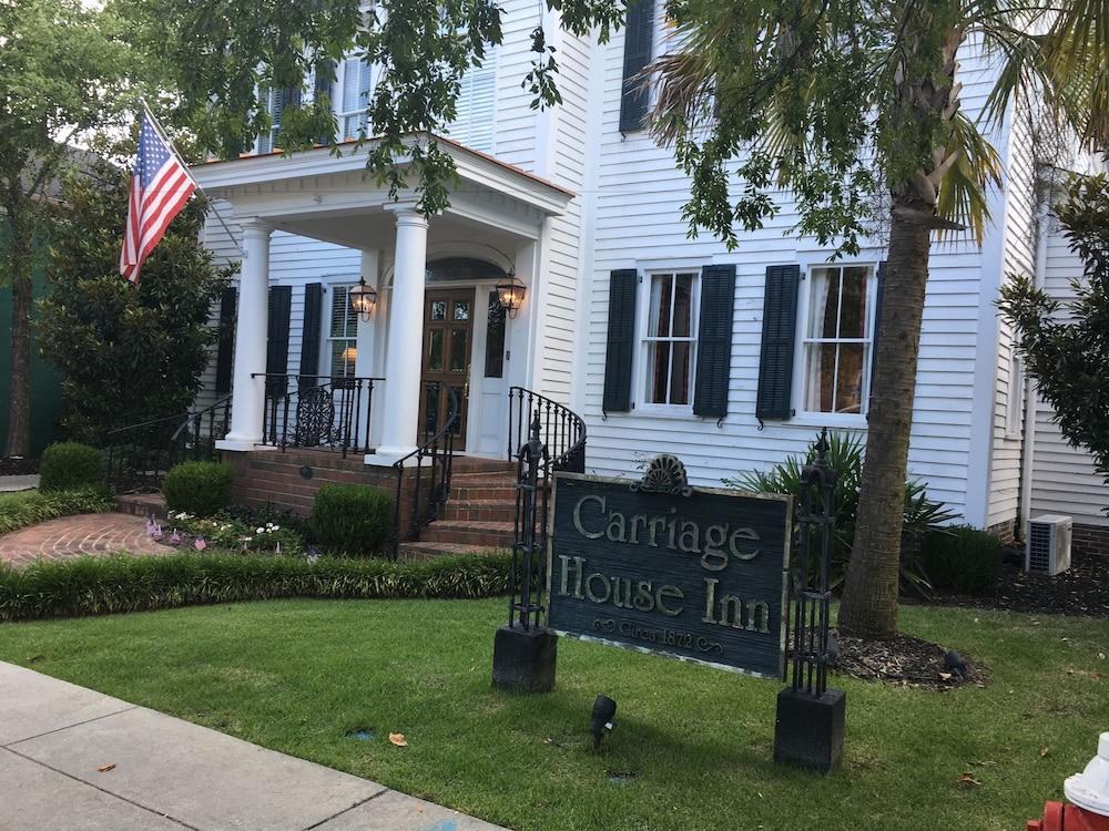 Carriage House Inn photo 36