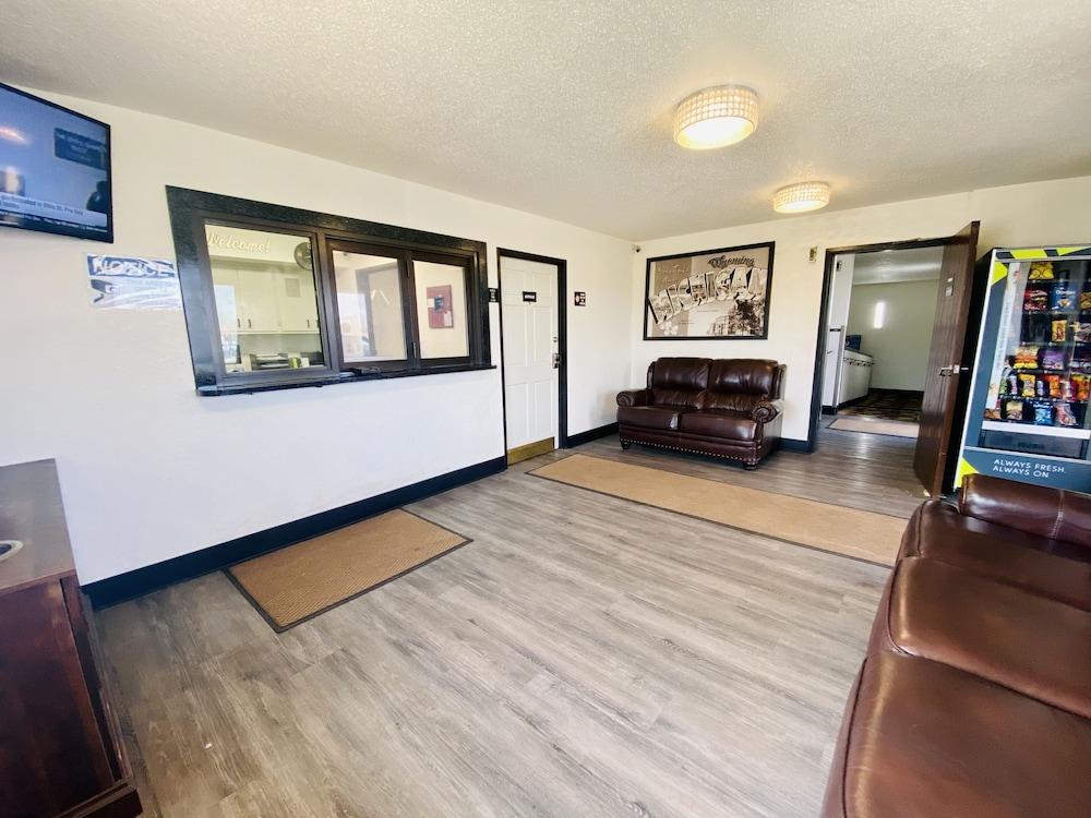 Super 8 by Wyndham Wyoming/Grand Rapids Area — hotel in Wyoming
