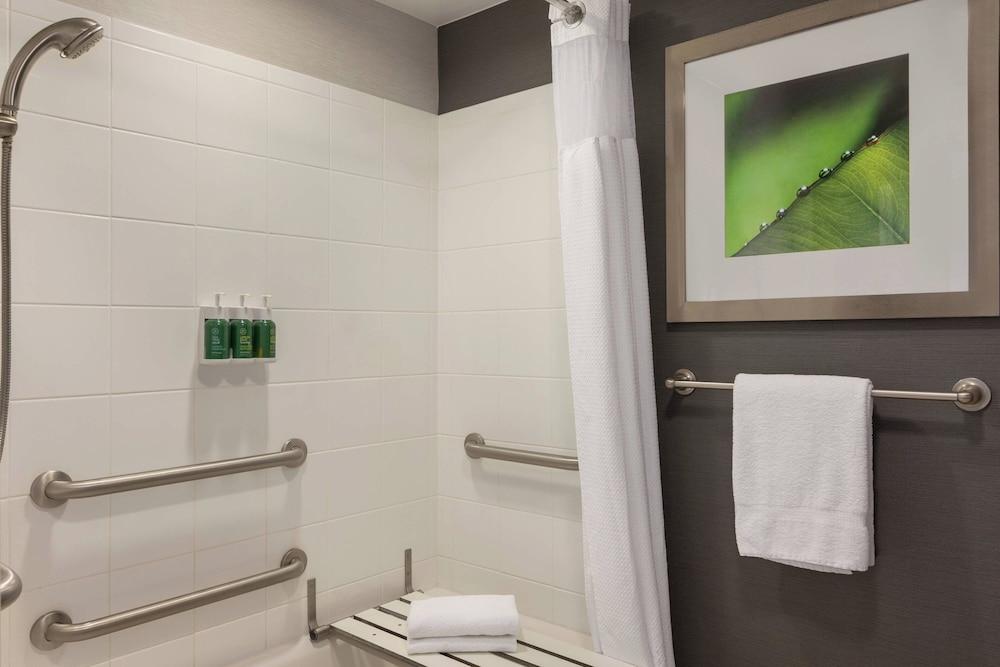 Courtyard Marriott Greenville photo 15
