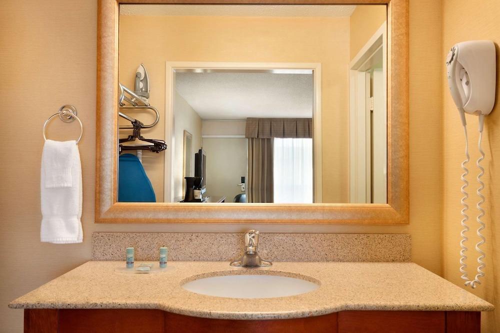 Days Inn By Wyndham Culpeper photo 6
