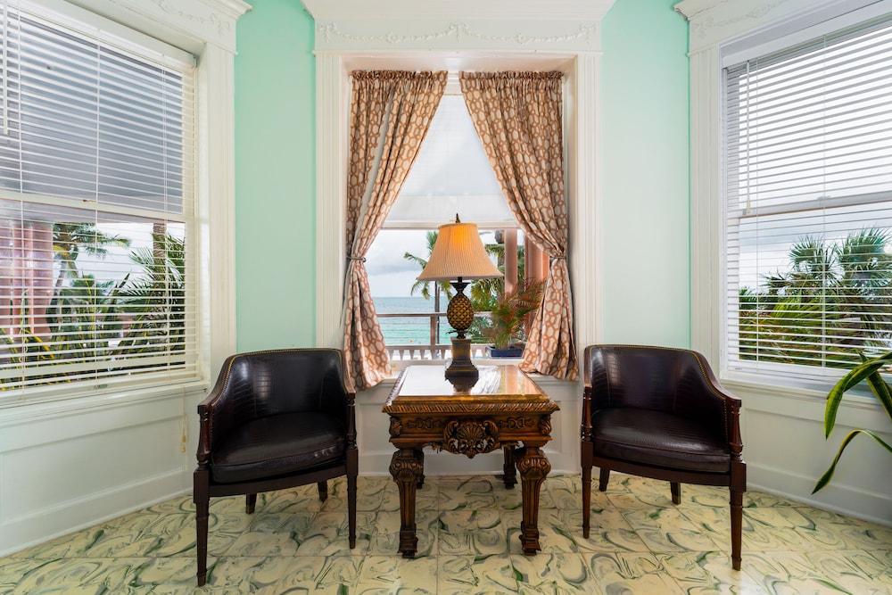Southernmost House photo 34