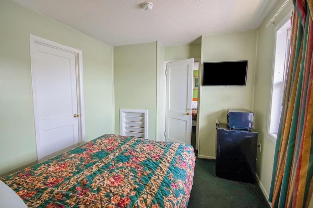 OYO Travelier Motel photo 62