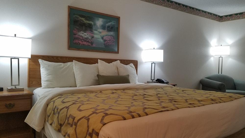 Baymont by Wyndham Limon photo 21