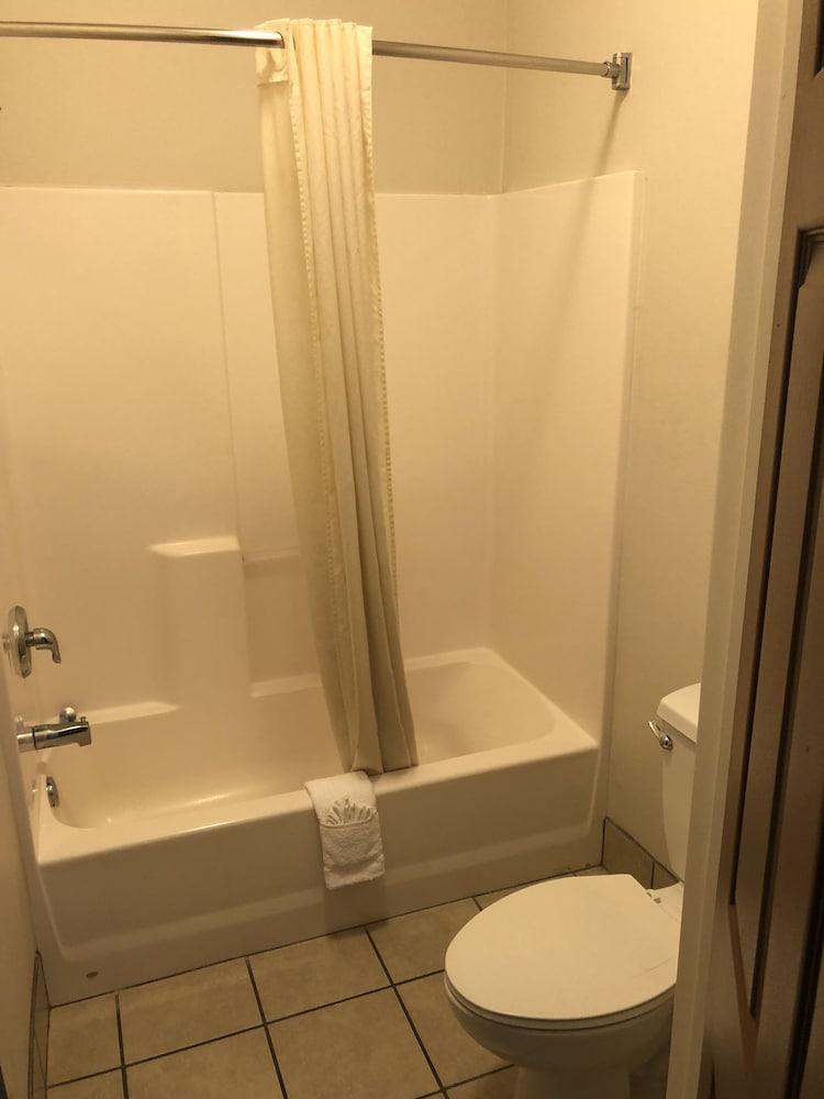 Whitesboro Inn & Suites photo 15