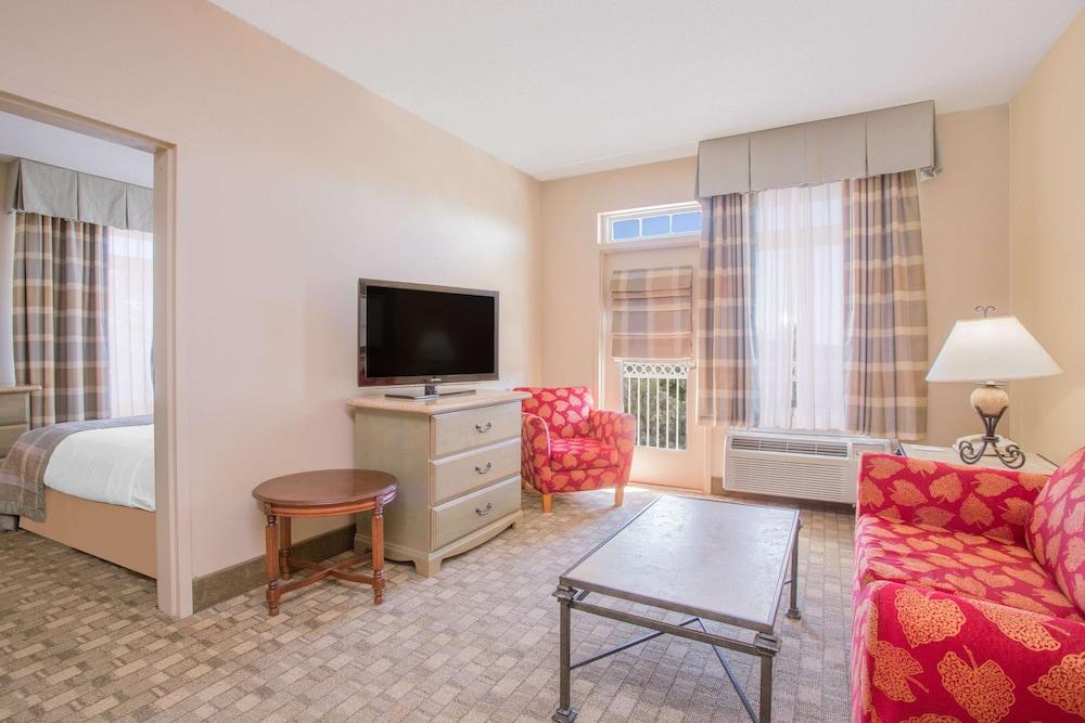 Hawthorn Extended Stay by Wyndham Conyers photo 40