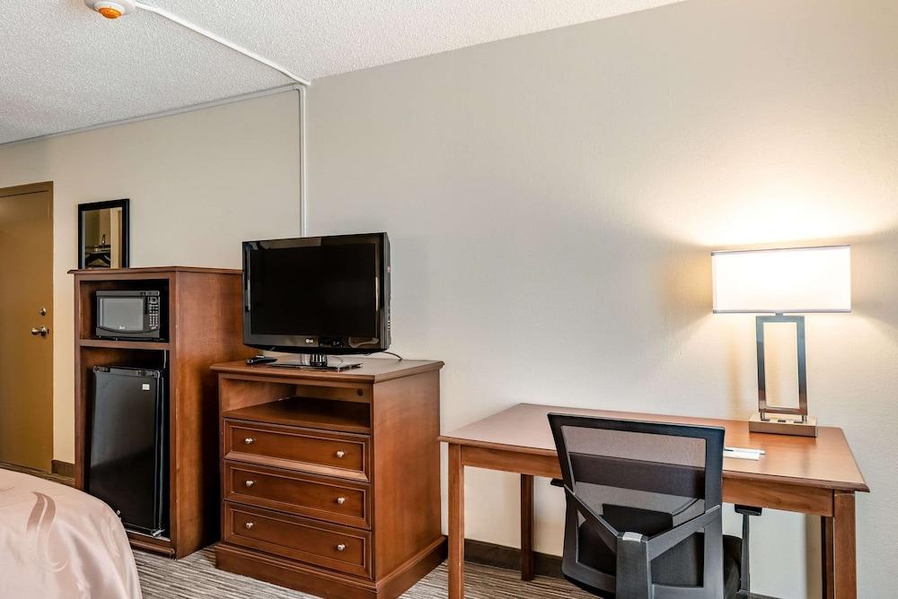 Quality Inn Bucyrus North photo 9
