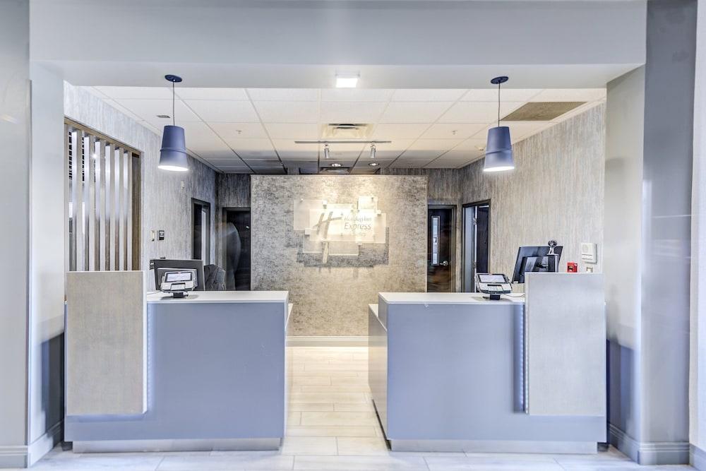 Holiday Inn Express Hotel & Suites Columbus Univ Area - Osu by IHG photo 2