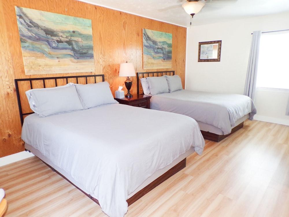 Shoreline Cottages photo 53