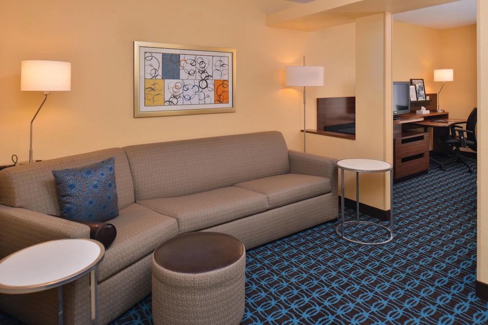Fairfield Inn By Marriott Louisville North photo 6