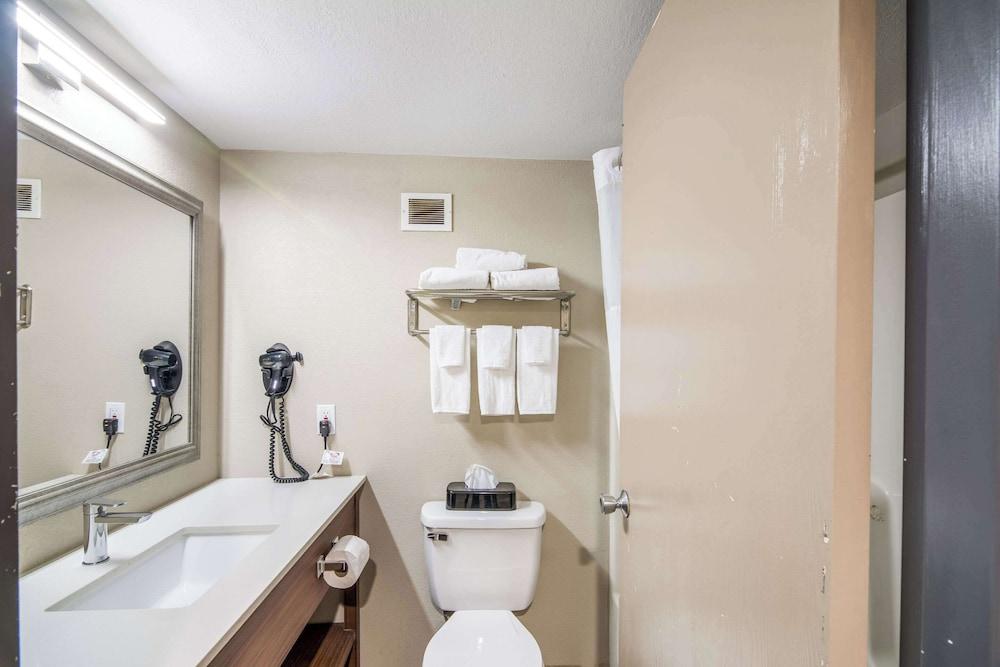 Quality Inn Rochester West photo 5