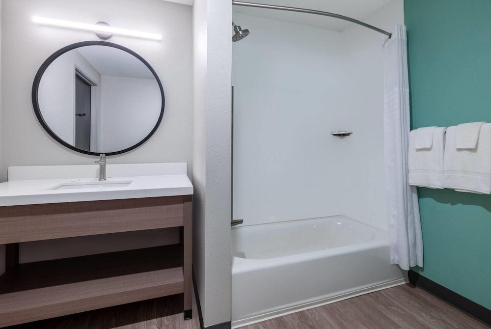 Echo Suites Extended Stay By Wyndham Naples photo 13