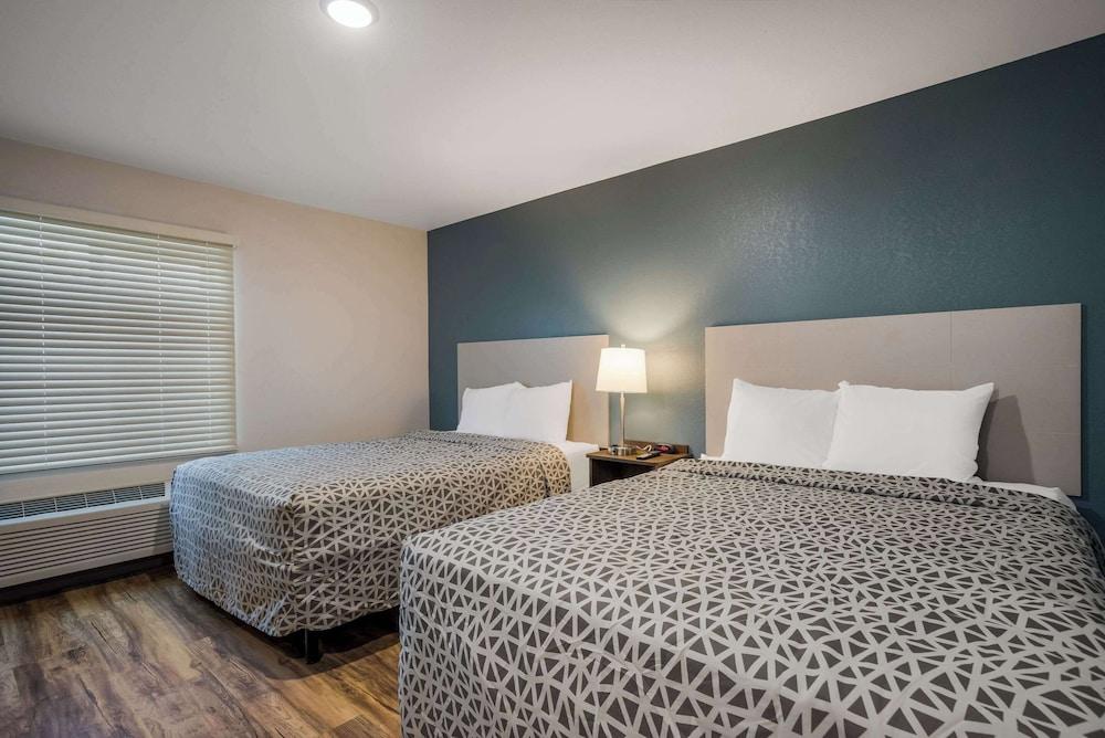 Woodspring Suites Milwaukee - Menomonee Falls photo 14