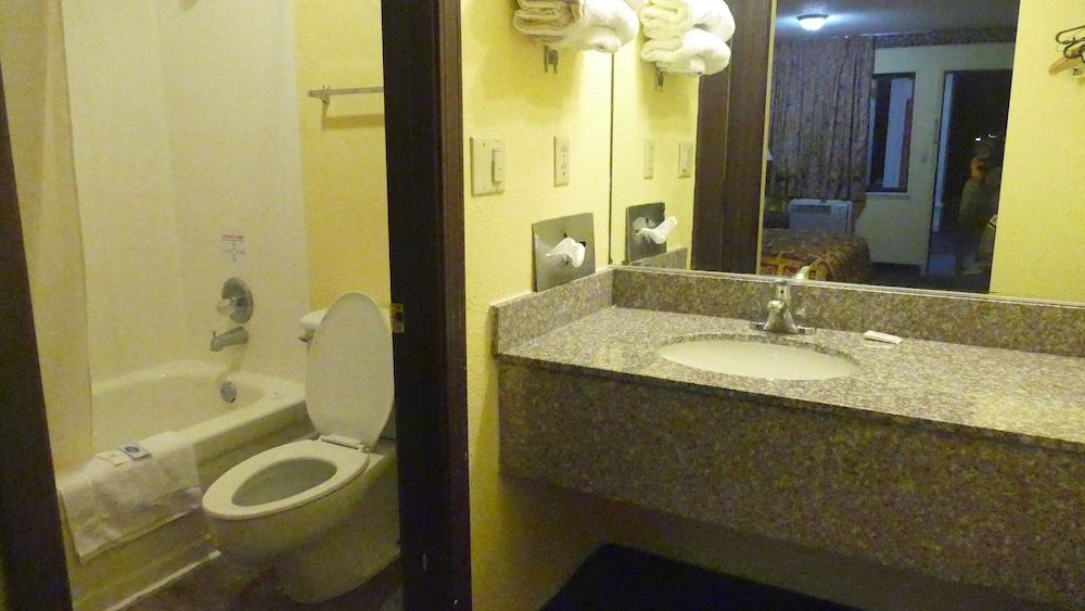 Allstate Inn Seymour photo 4