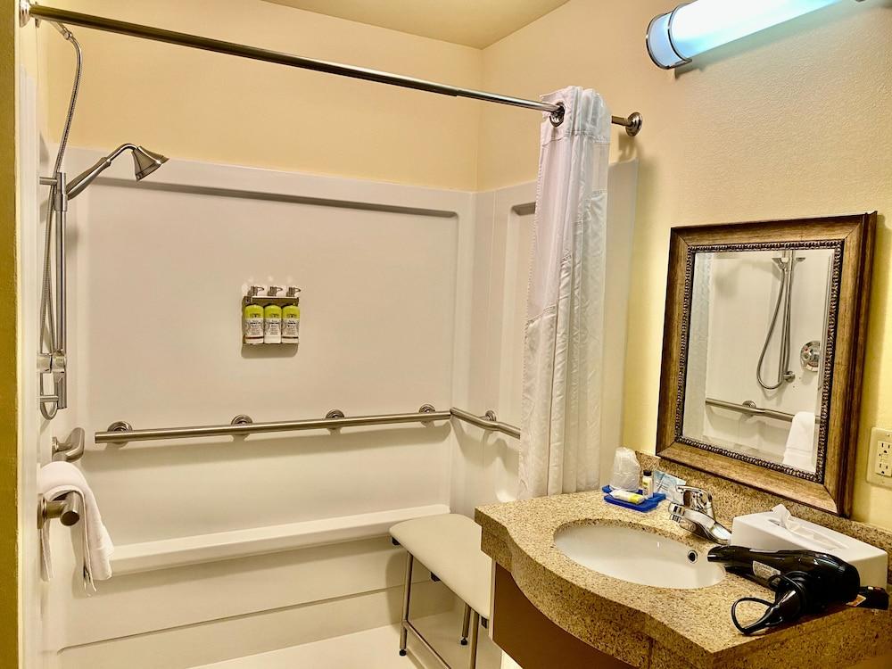 Holiday Inn Express & Suites Perry by IHG photo 39