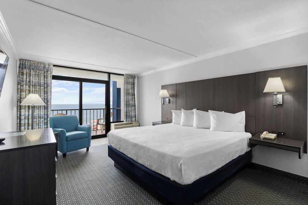 Grande Shores Ocean Resort photo 9