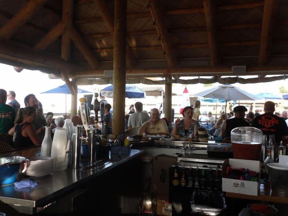 Beachfront Resort photo 4