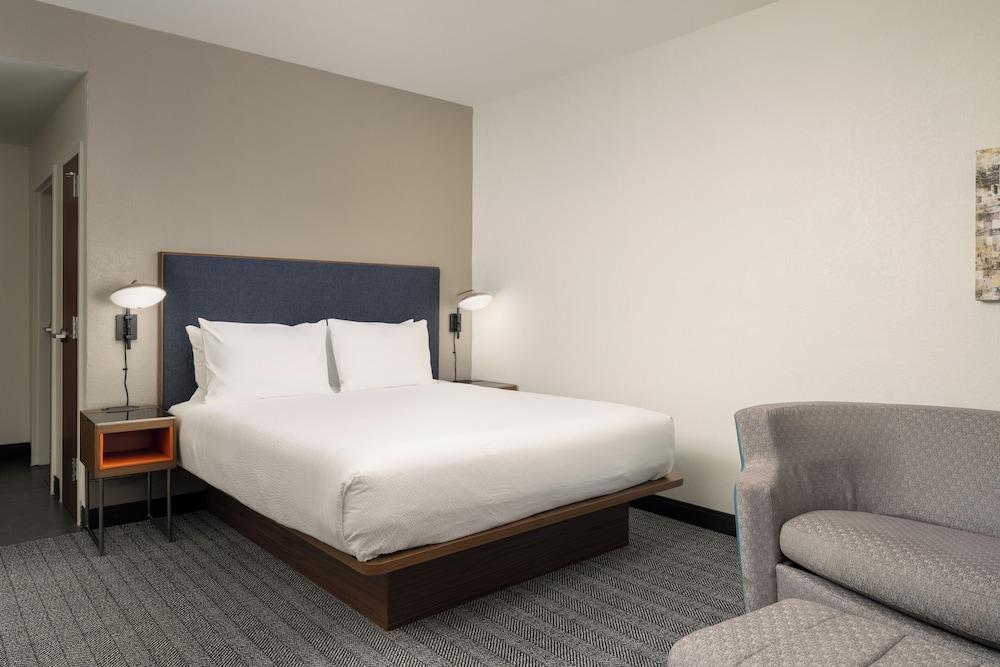 Courtyard by Marriott Brunswick photo 11