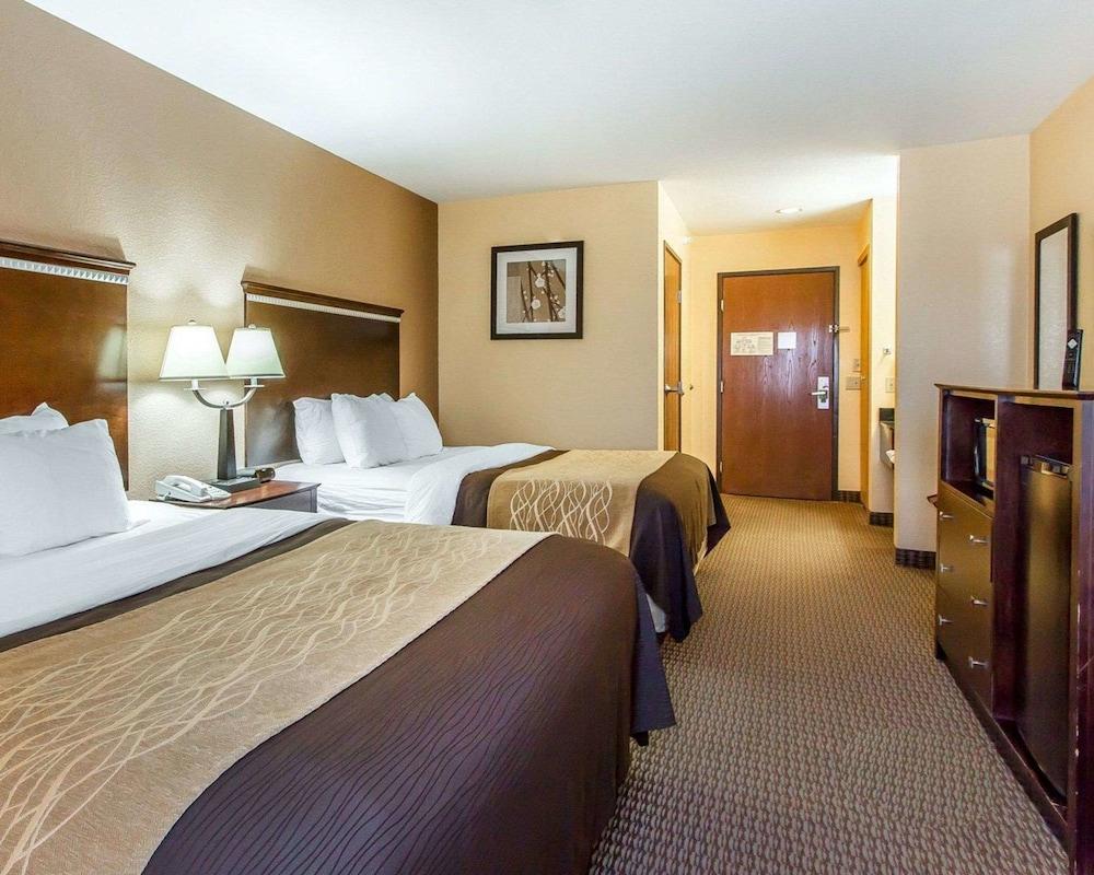 Quality Inn & Suites Mount Pleasant photo 34