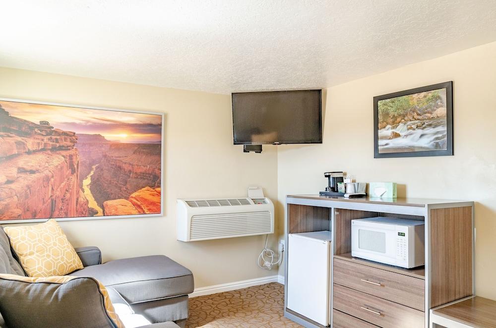 Mountain Ridge Cabins and Lodging photo 34