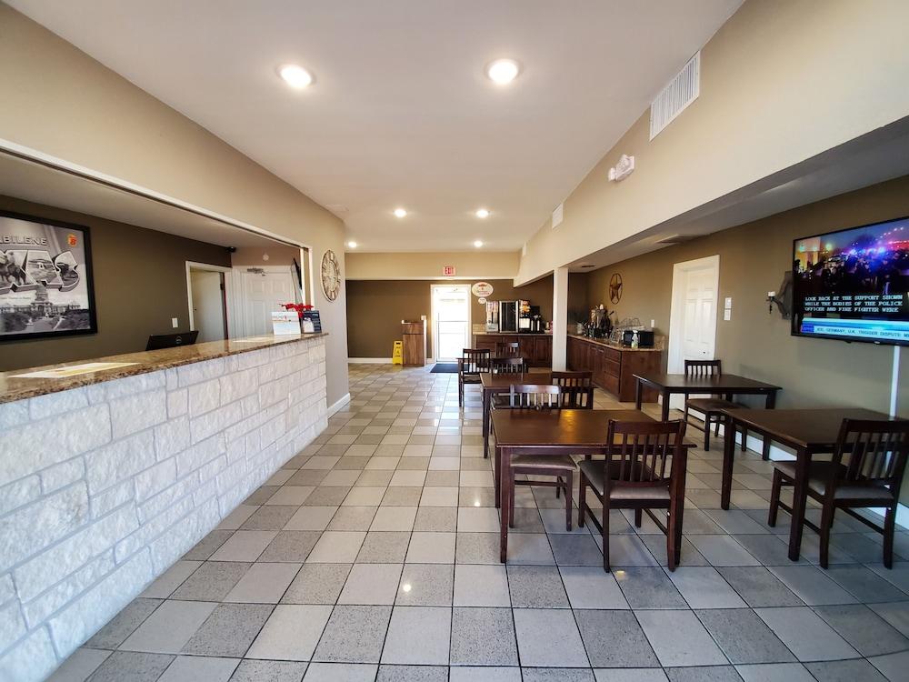Super 8 by Wyndham Abilene North photo 25