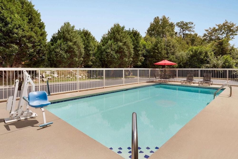 Baymont by Wyndham Grovetown Augusta photo 29